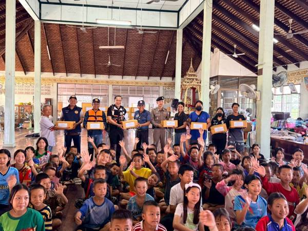 มูลนิธิอาสาเพื่อนพึ่ง (ภาฯ) สภากาชาดไทย เข้าพื้นที่ช่วยเหลือผู้ประสบอุทกภัย สิงห์บุรี