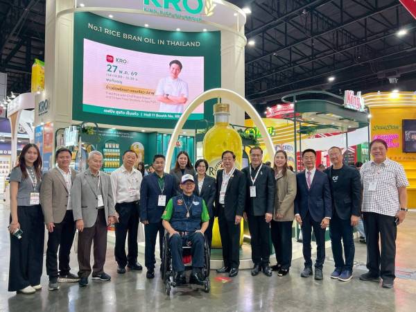 วีระศักดิ์ โควสุรัตน์ ร่วมงาน Thaifex เมืองทอง