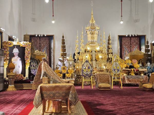 รายการ ๑๐๐ วัน ร้อยใจไทย